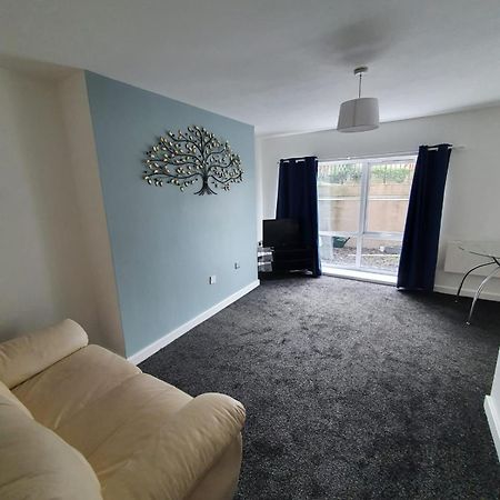 Quiet 2 Bedroom Flat In Darlington With Free Parking, Wi-Fi And More Exteriör bild
